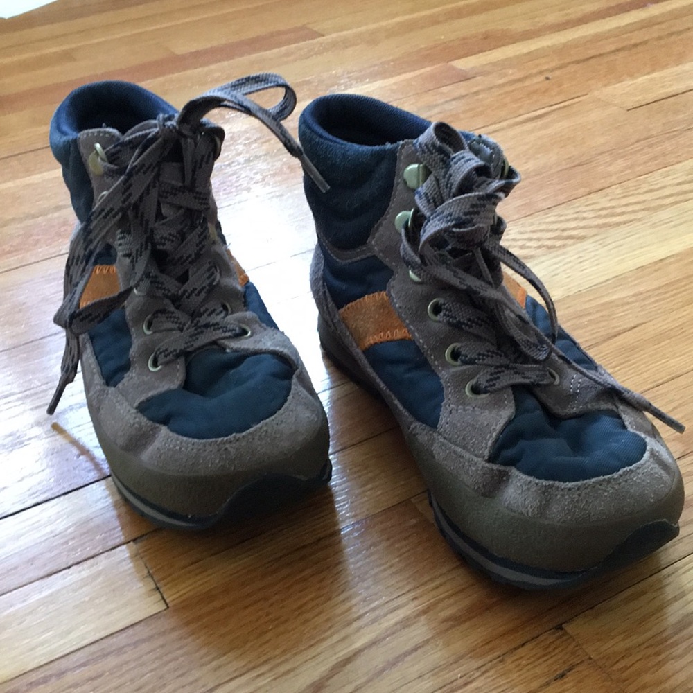 Lands’ End Boys Sherpa lined suede sneaker boots